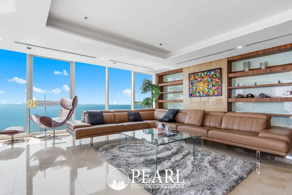 4 Bedroom Condo for Sale at Palm Wongamat modern kitchen with island