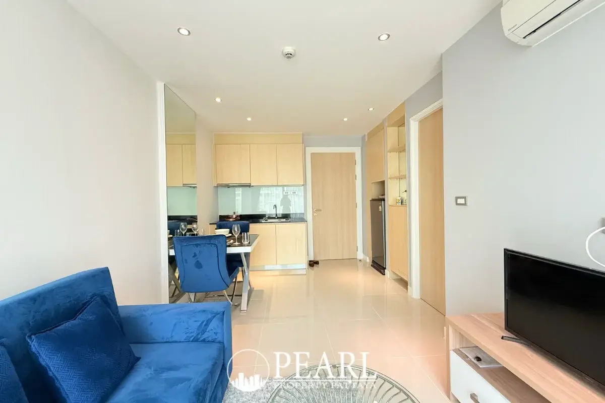 1 Bedroom Condo for Sale in Grande Caribbean comfortable bedroom with double bed