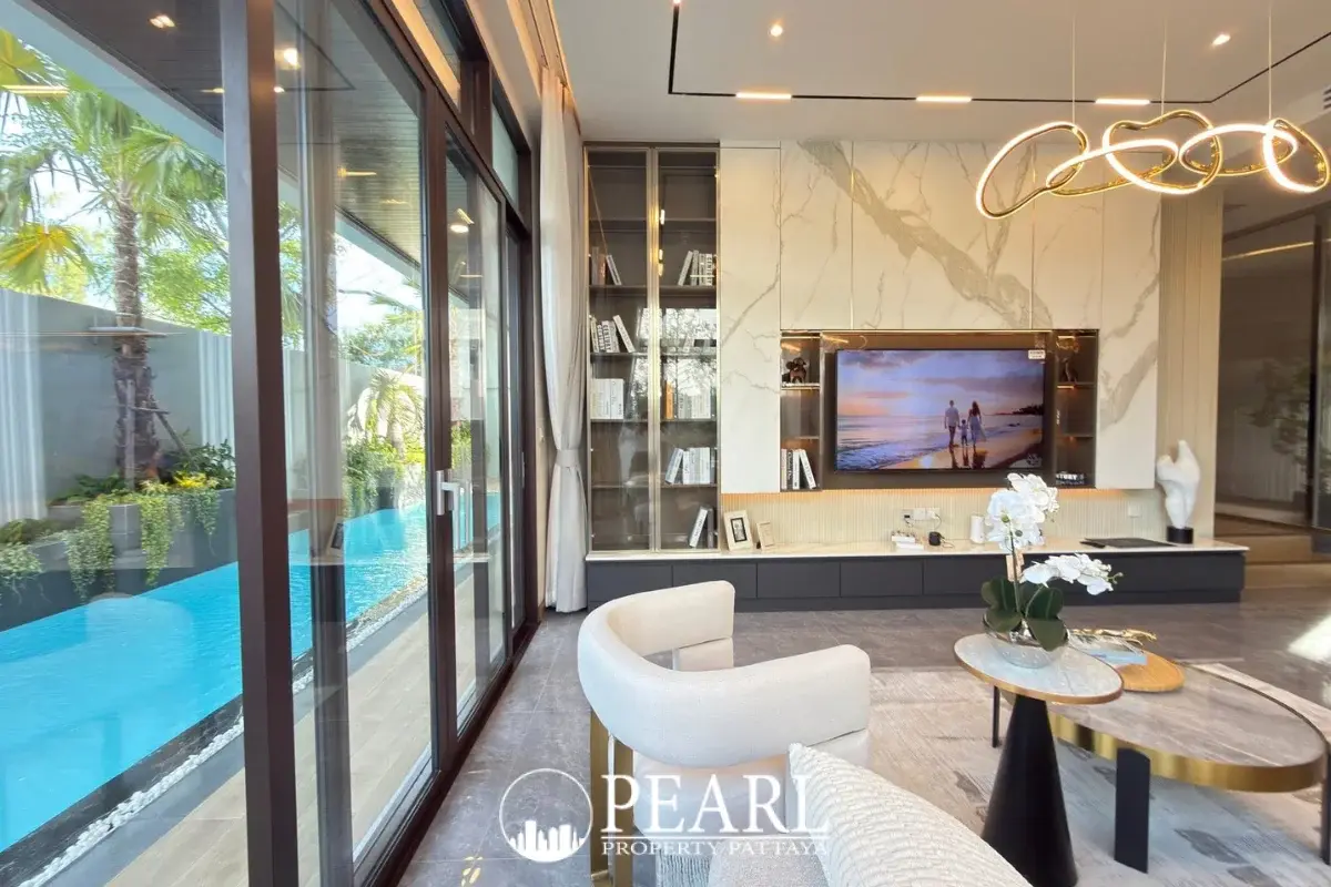 4 Bedroom House for Sale in Tree Villa private swimming pool