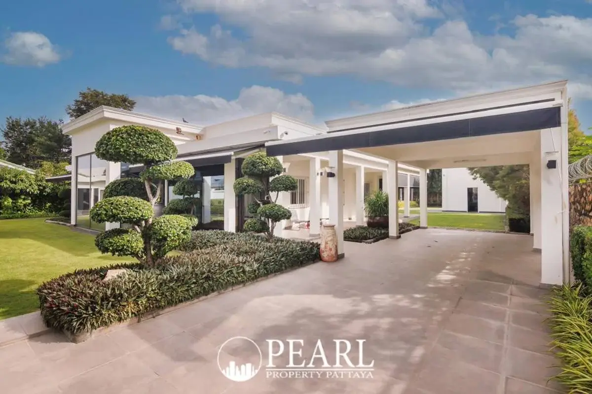 2 Bedroom House for Sale in L Pattaya exterior view