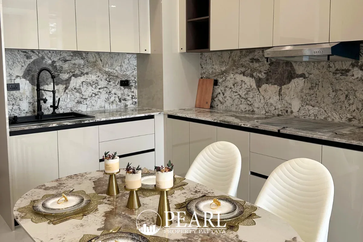 4 Bedroom House for Sale in The Rich Garden second bedroom