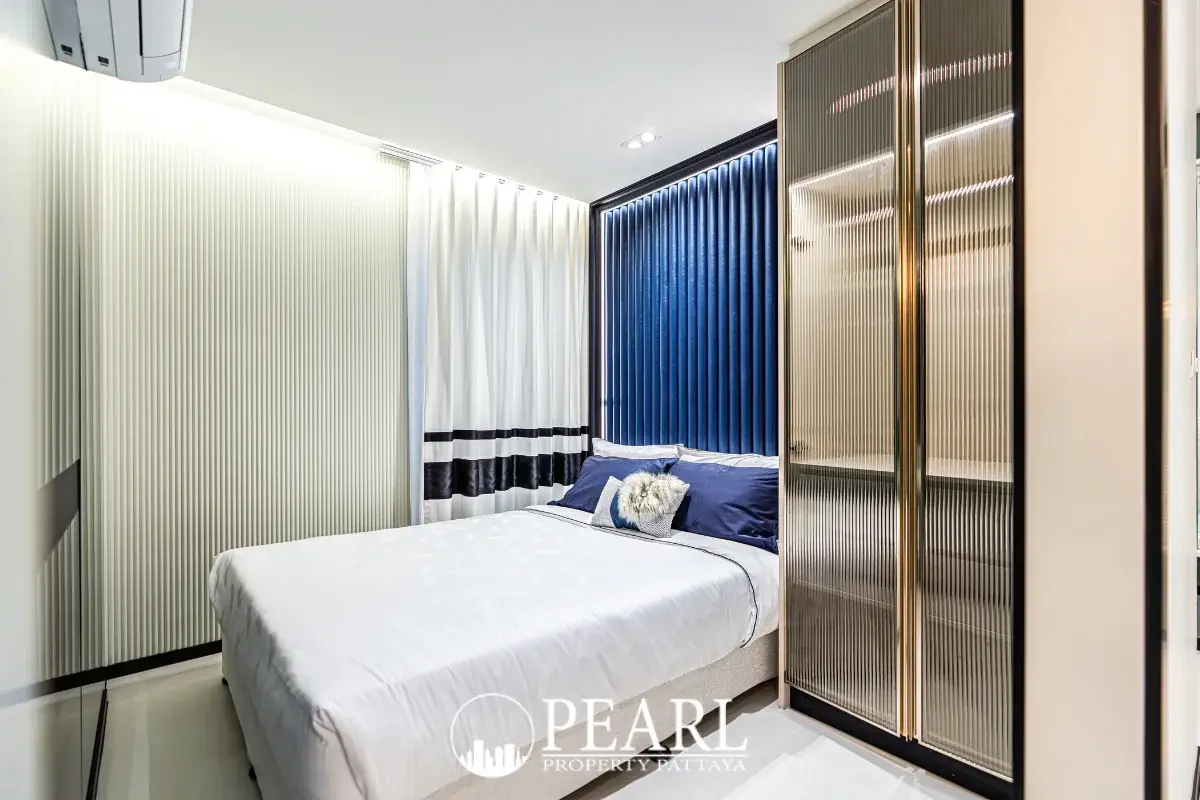 2 Bedroom Condo for Sale in Embassy Life fully equipped kitchen with dining area