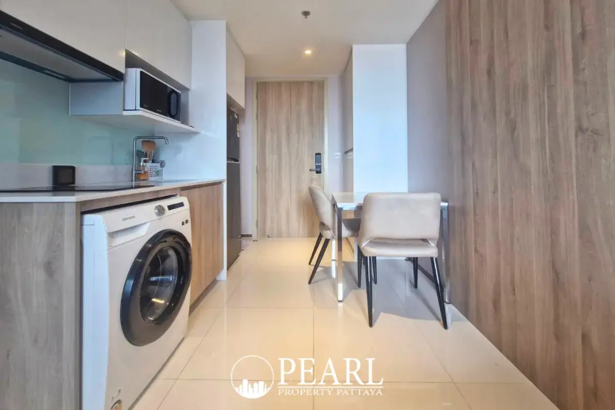1 Bedroom Condo for Sale in Once Pattaya sleek bathroom