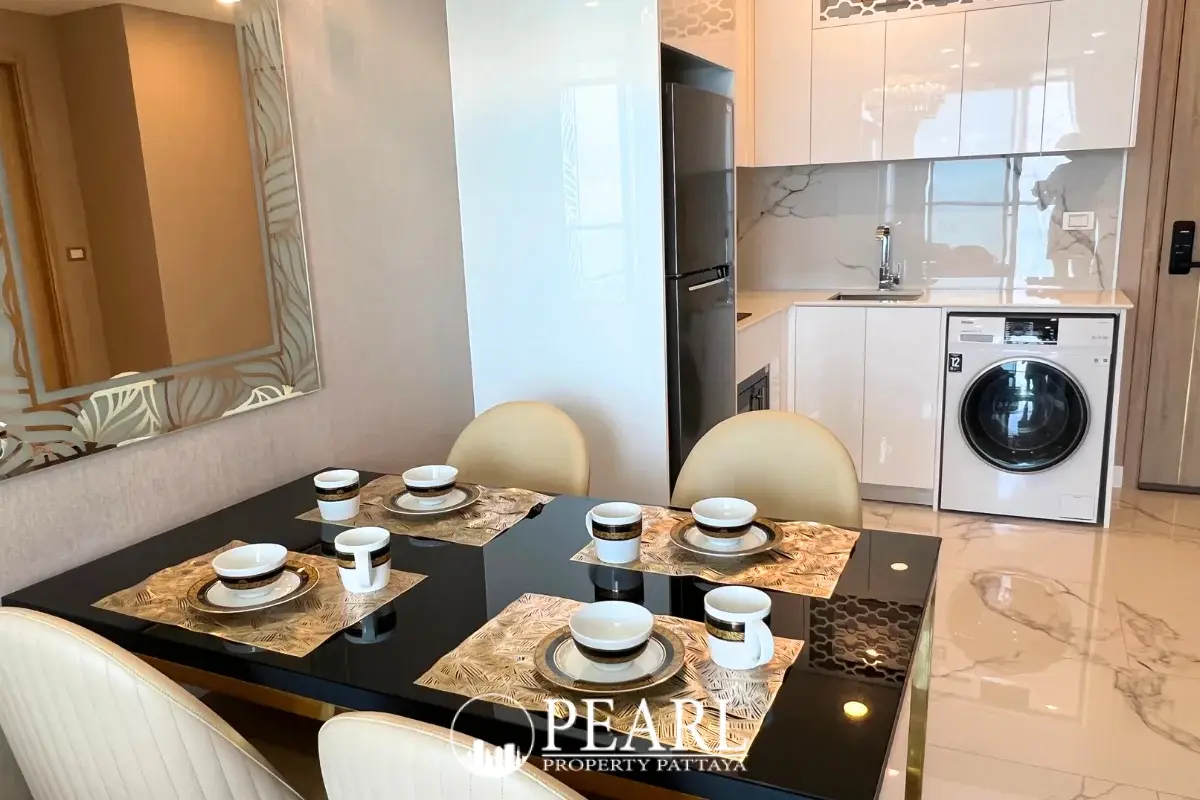 1 Bedroom Condo for Rent in Copacabana Beach Jomtien bathroom with shower