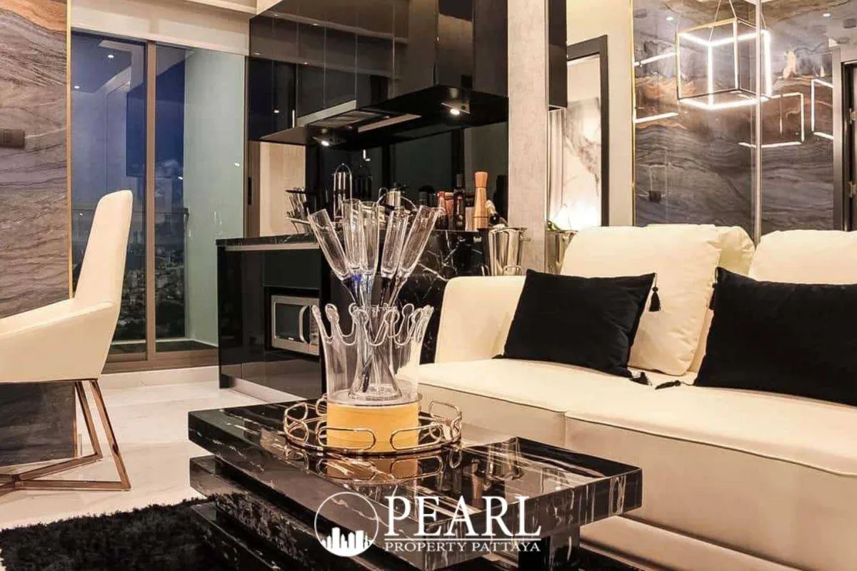 1 Bedroom Condo for Sale in Grand Solaire Pattaya spacious bedroom with city views