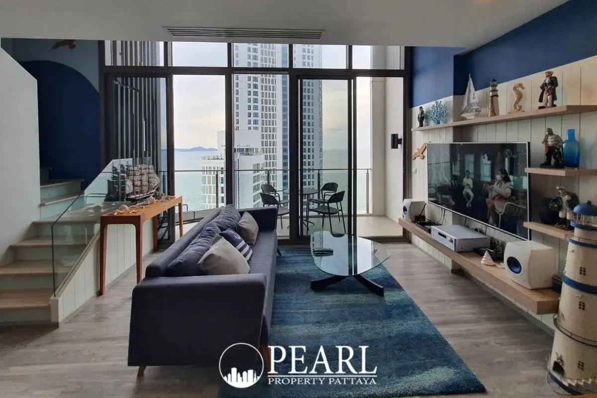 2 Bedroom Condo for Sale in Baan Plai Haad master bedroom with king bed