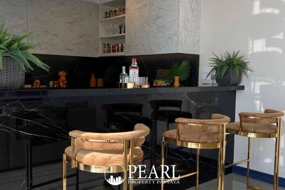 5 Bedroom Condo for Sale in Grande Caribbean fully equipped kitchen with stainless steel appliances