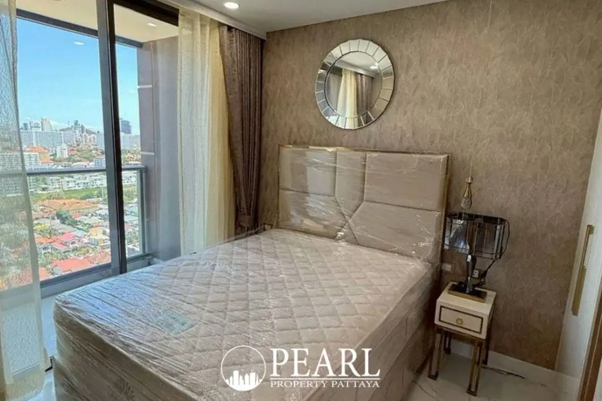 2 Bedroom Condo for Sale in Copacabana Beach Jomtien luxurious bathroom with walk-in shower