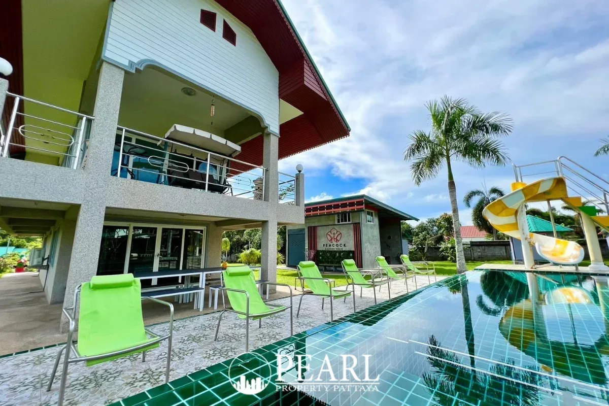 8 Bedroom House for Sale in Umino villa Bang Saray elegant bathroom