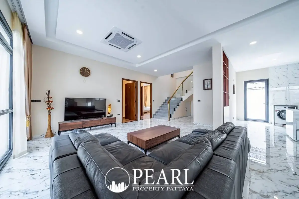 7 Bedroom House for Sale in Pattaya modern kitchen with island
