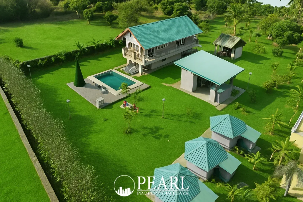 8 Bedroom House for Sale in Umino villa Bang Saray modern kitchen