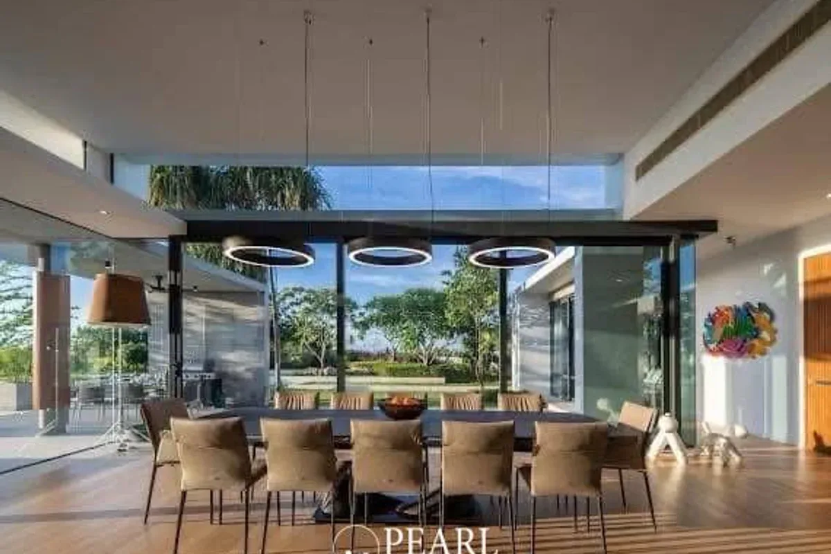 4 Bedroom House for Sale in L Pattaya spacious living room