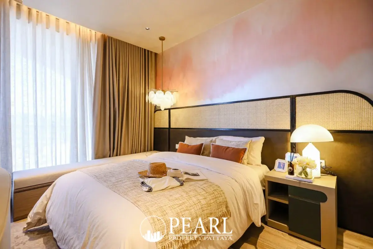 1 Bedroom Condo for Sale in Arom Jomtien sleek kitchen with integrated appliances