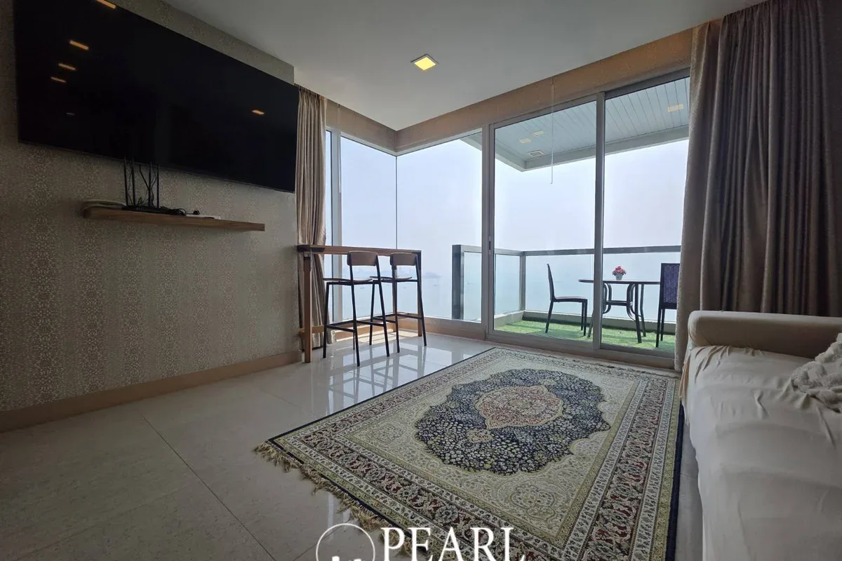 2 Bedroom Condo for Sale at Palm Wongamat spacious living room
