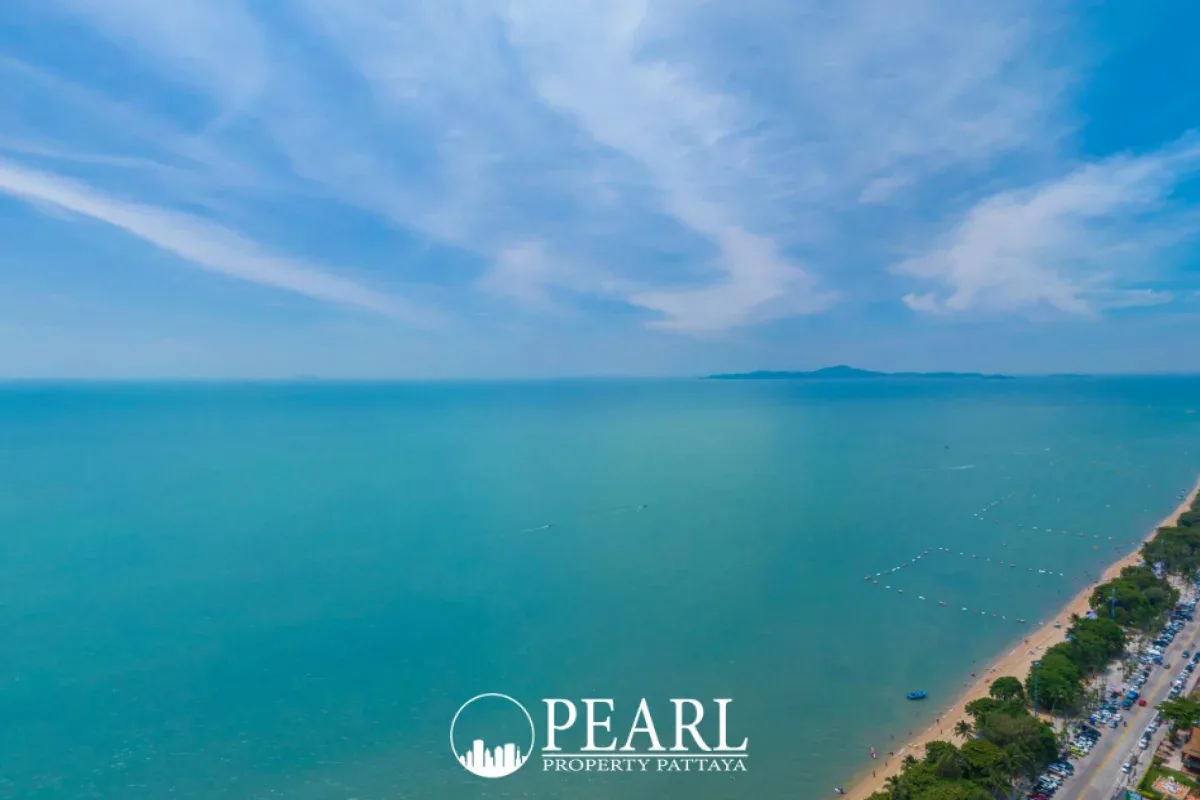 2 Bedroom Condo for Sale in Arom Jomtien modern kitchen with appliances