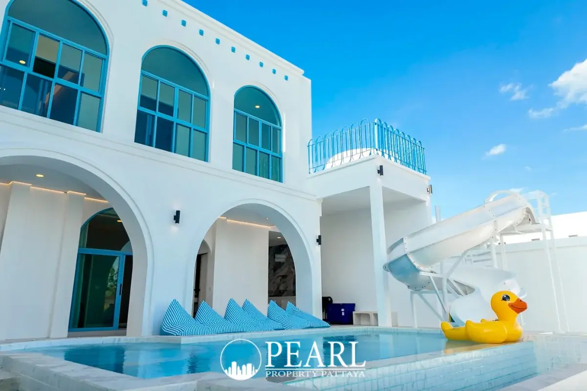 5 Bedroom House for Sale in East Pattaya private swimming pool