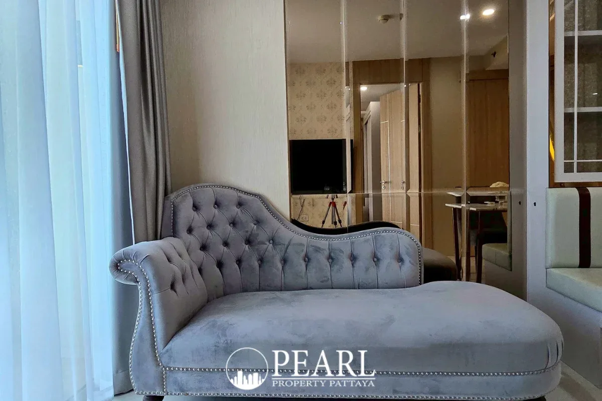 1 Bedroom Condo for Sale in The Riviera Jomtien balcony with panoramic ocean view