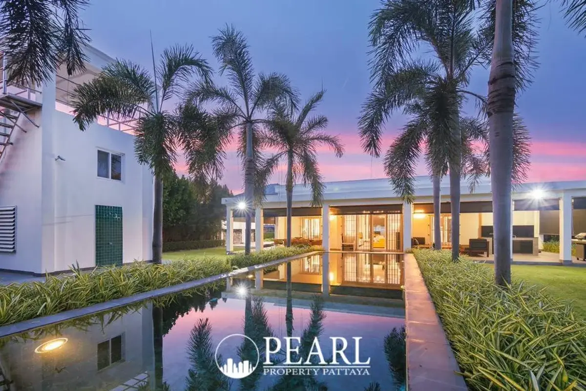 2 Bedroom House for Sale in L Pattaya master bedroom