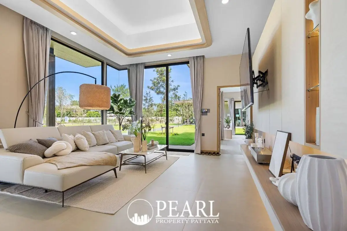 3 Bedroom House for Sale in Baan Pattaya 7 (Ascent) spacious living room