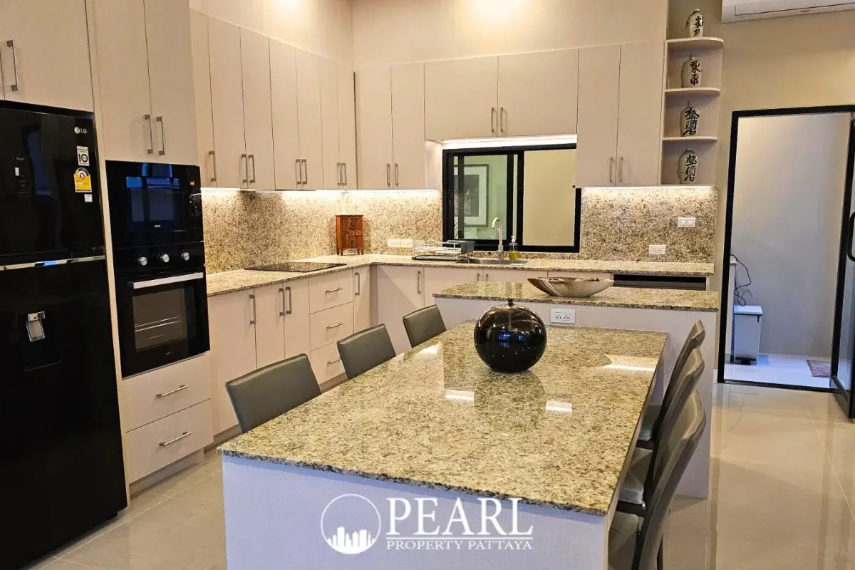 4 Bedroom House for Sale at Parkside Pool Villas master bedroom with ensuite