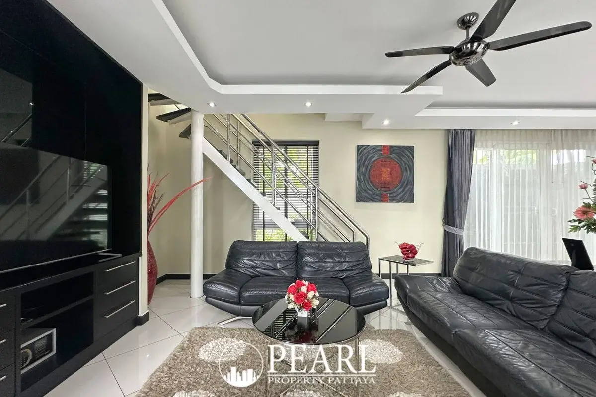 5 Bedroom House for Sale in Palm Oasis Villas modern kitchen