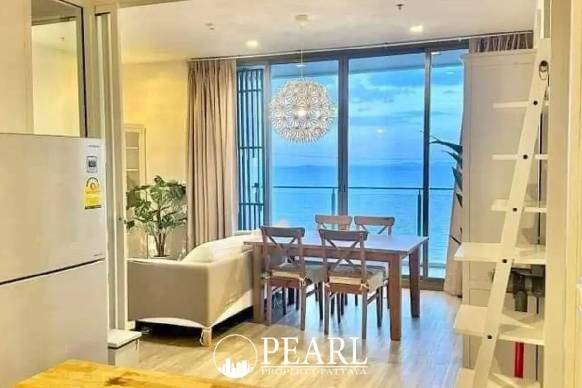 2 Bedroom Condo for Sale in Baan Plai Haad second bedroom with natural light
