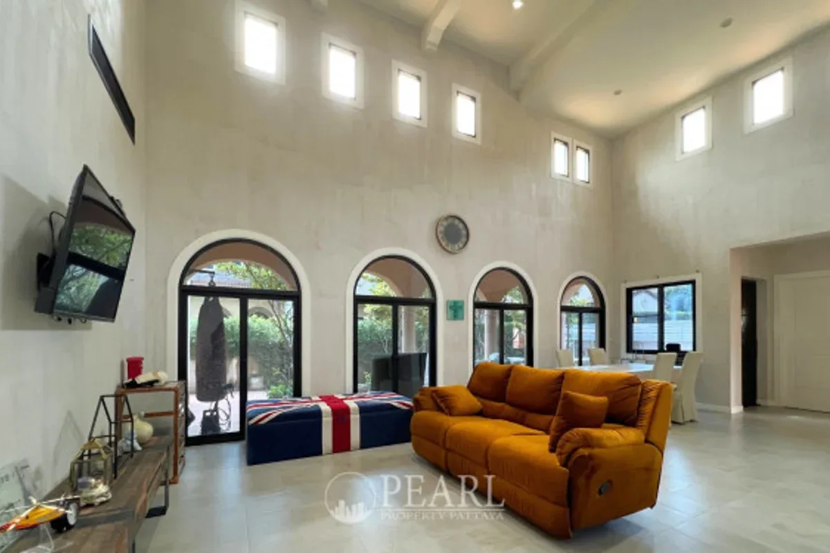 3 Bedroom House for Sale in Nusa Chivani Pattaya master bedroom