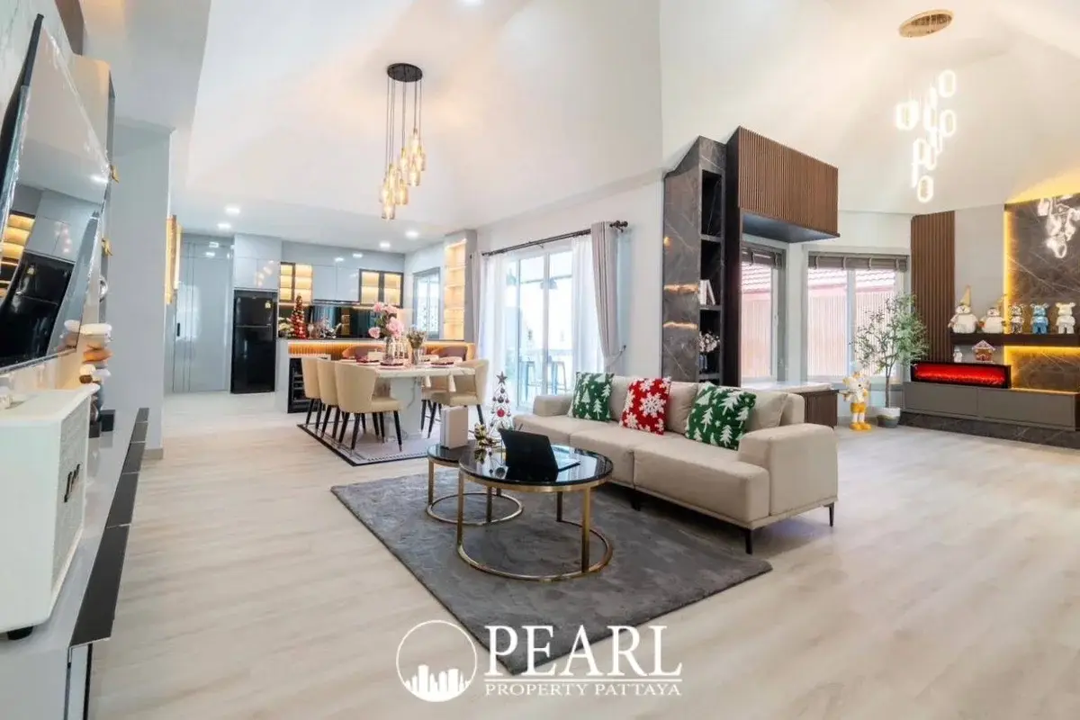 4 Bedroom House for Sale in L Pattaya front facade