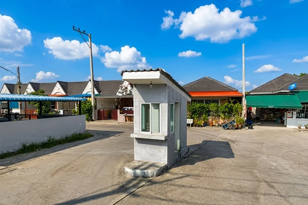 Ratanakorn Village 24