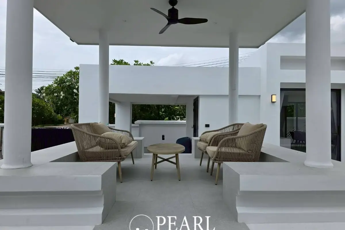 5 Bedroom House for Sale in Paradise Villa 1 & 2 master bedroom with en-suite bathroom