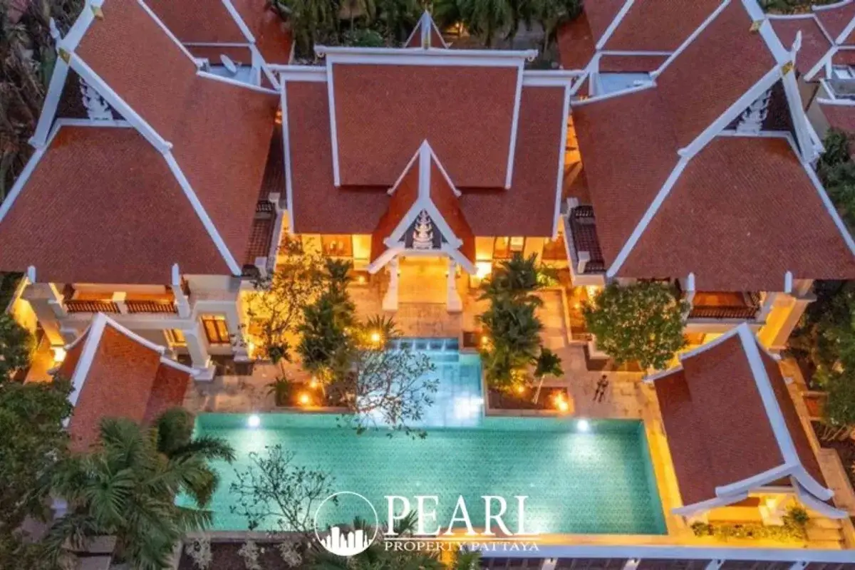 5 Bedroom Villa for Sale in Bang Lamung exterior facade