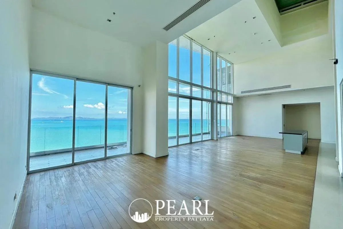 4 Bedroom Condo for Sale in The Cove Pattaya elegant dining area