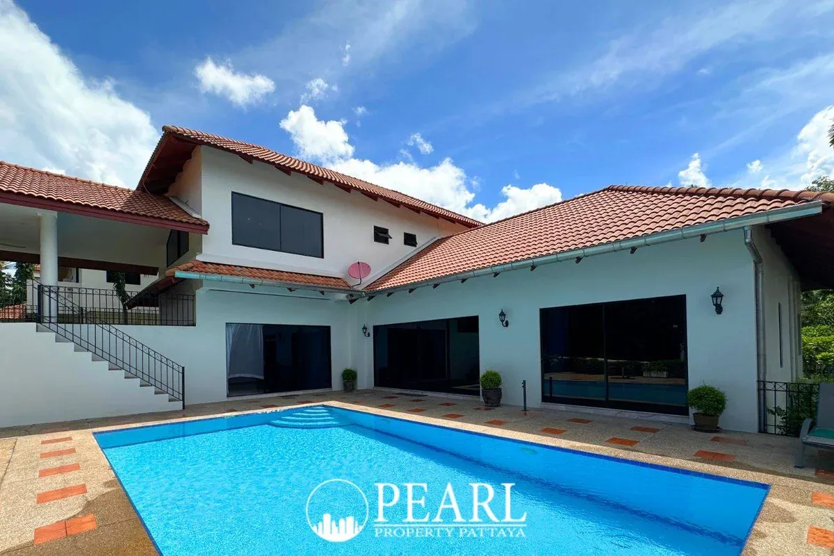 5 Bedroom House for Sale in Central Pattaya private swimming pool