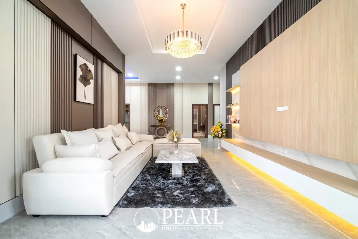 3 Bedroom House for Sale in East Pattaya modern kitchen