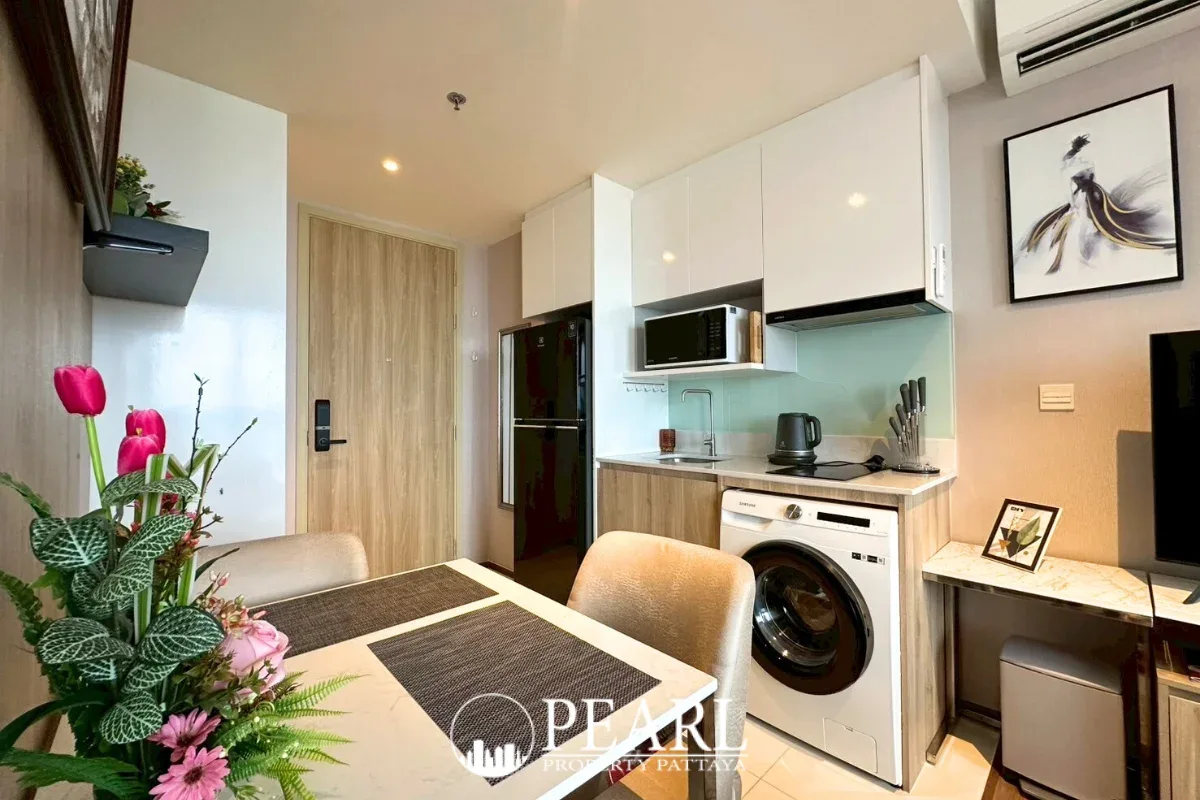 1 Bedroom Condo for Sale in Once Pattaya bathroom with shower