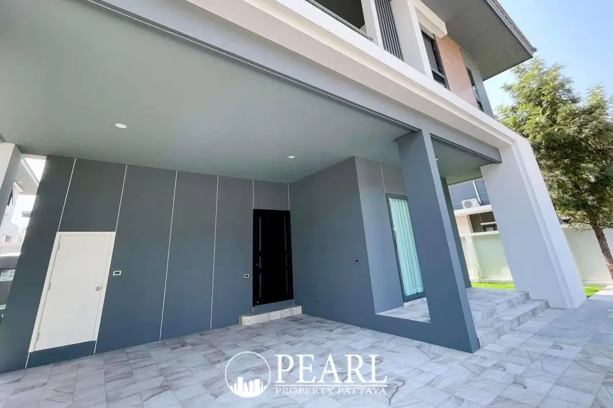 3 Bedroom House for Sale in Patta Ville spacious living room