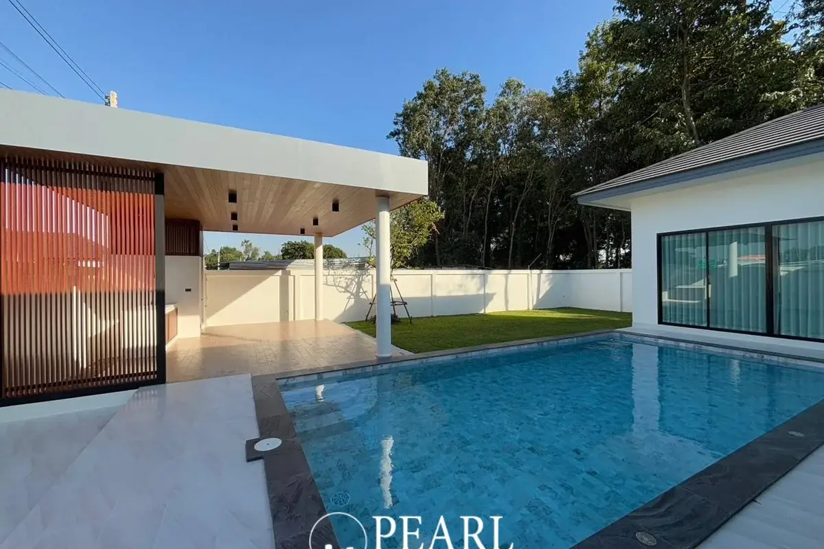 3 Bedroom House for Sale in East Pattaya modern kitchen