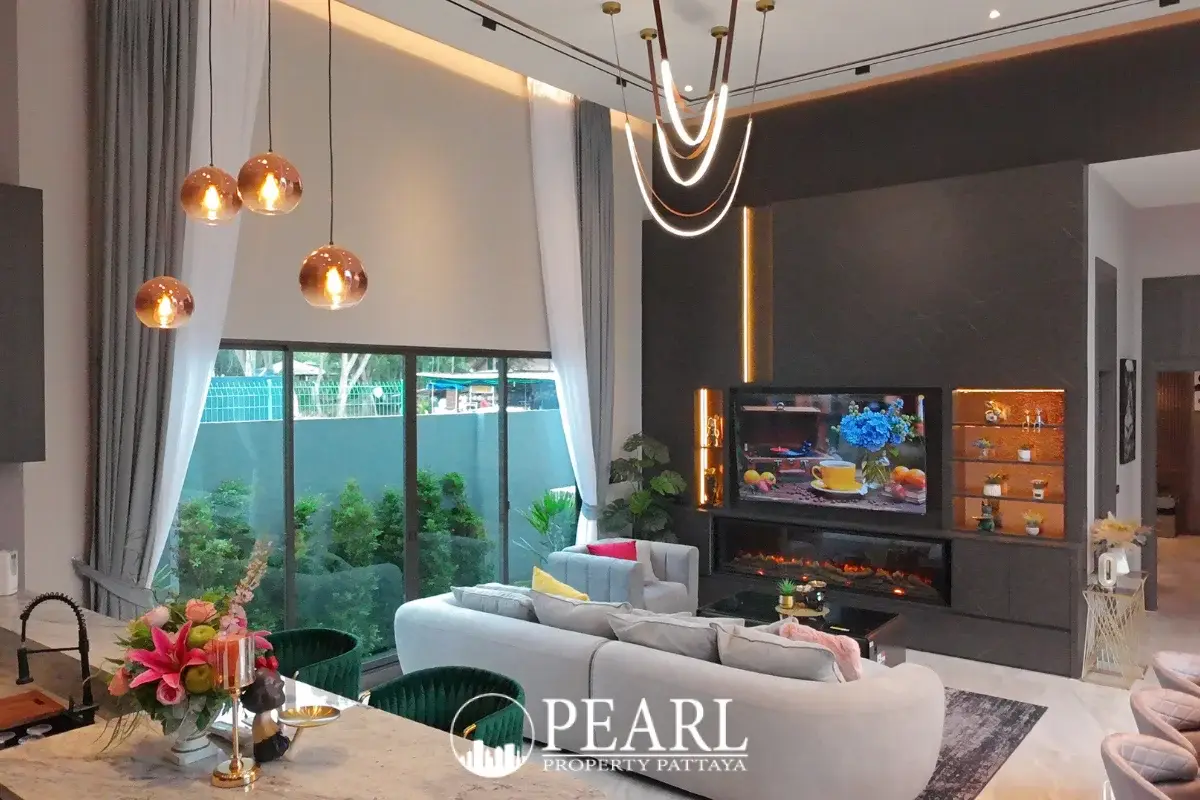 3 Bedroom House for Sale in The Richest Valley lush green garden and patio area