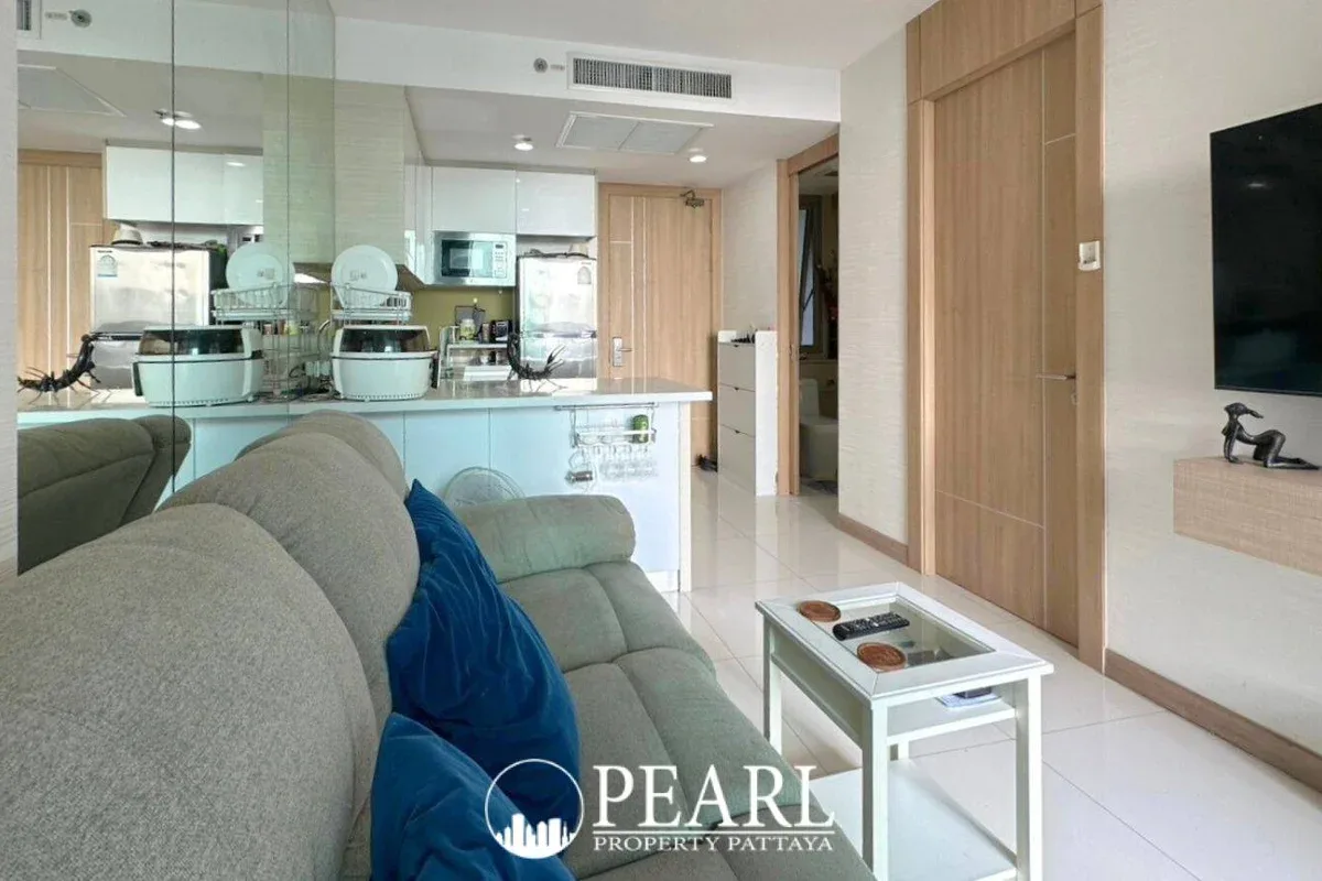 1 Bedroom Condo for Sale in The Riviera Wongamat kitchen with appliances