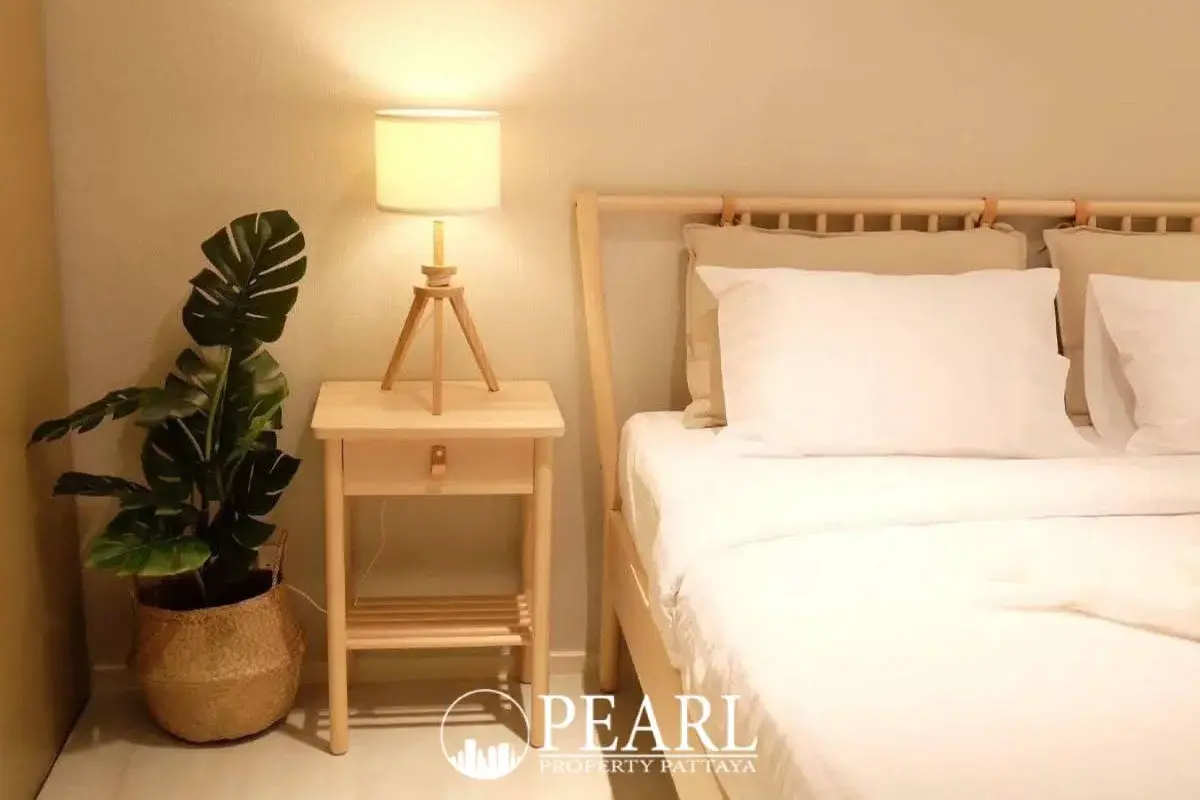 1 Bedroom Condo for Sale in Veranda Residence Pattaya modern bathroom