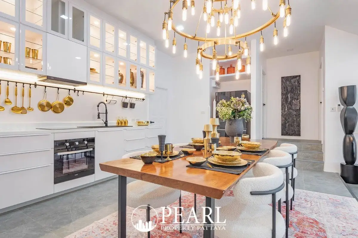 5 Bedroom House for Sale in Srisuk Villa open-plan dining area next to kitchen