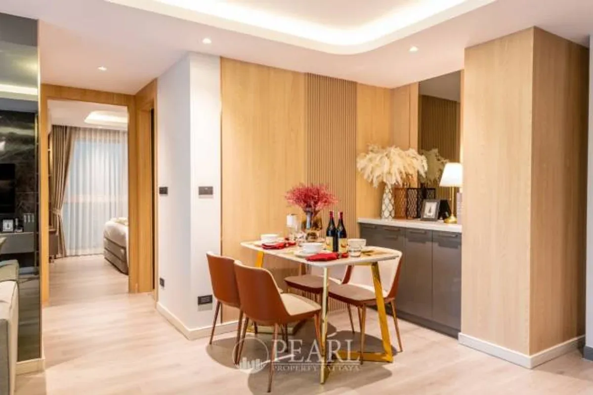 2 Bedroom Condo for Sale in Pristine Park 3 modern kitchen