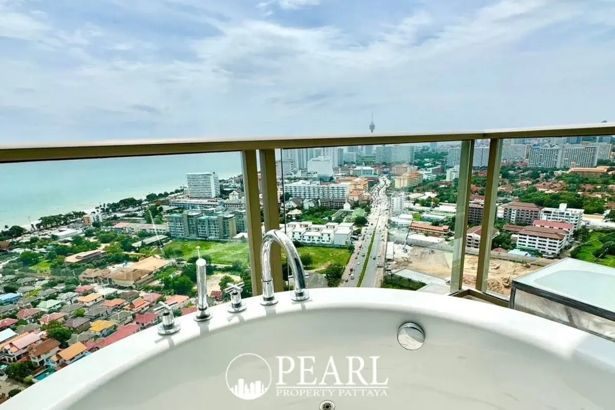 1 Bedroom Condo for Sale in Riviera Ocean Drive bedroom with large window