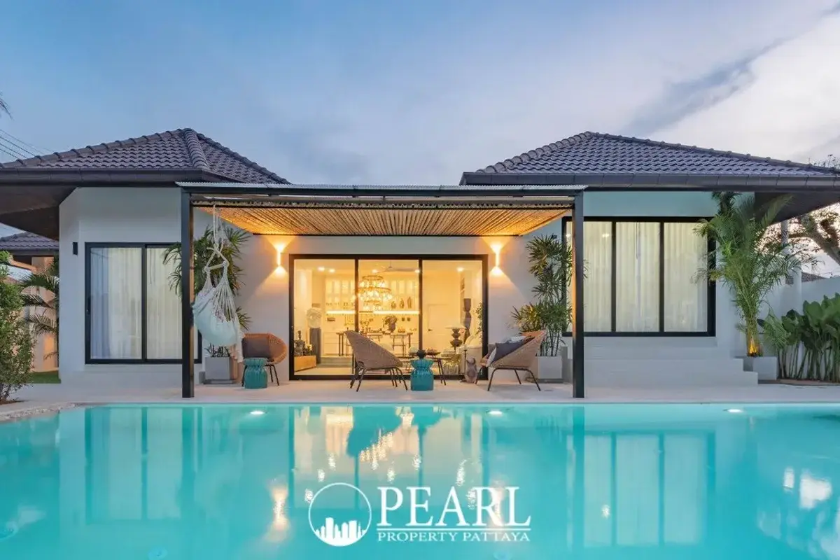 5 Bedroom House for Sale in Srisuk Villa exterior facade with garden