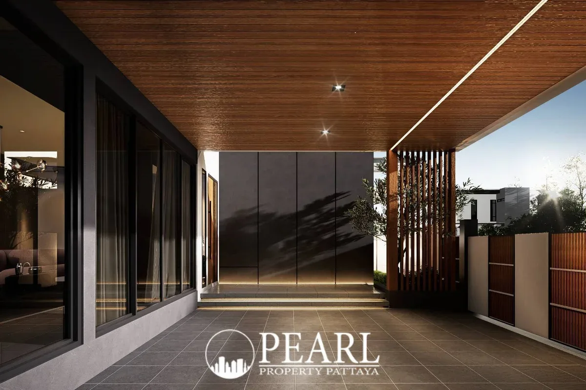 5 Bedroom House for Sale in The Ozone Wealth Jomtien Pool Villa Pattaya master bedroom with balcony