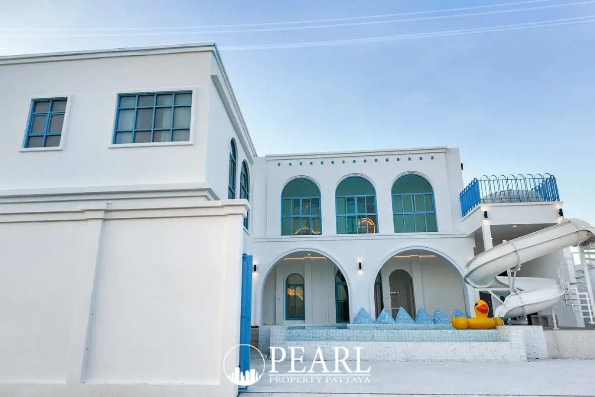 5 Bedroom House for Sale in East Pattaya exterior view