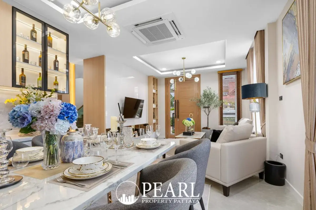 4 Bedroom House for Sale in Huay Yai modern kitchen with island