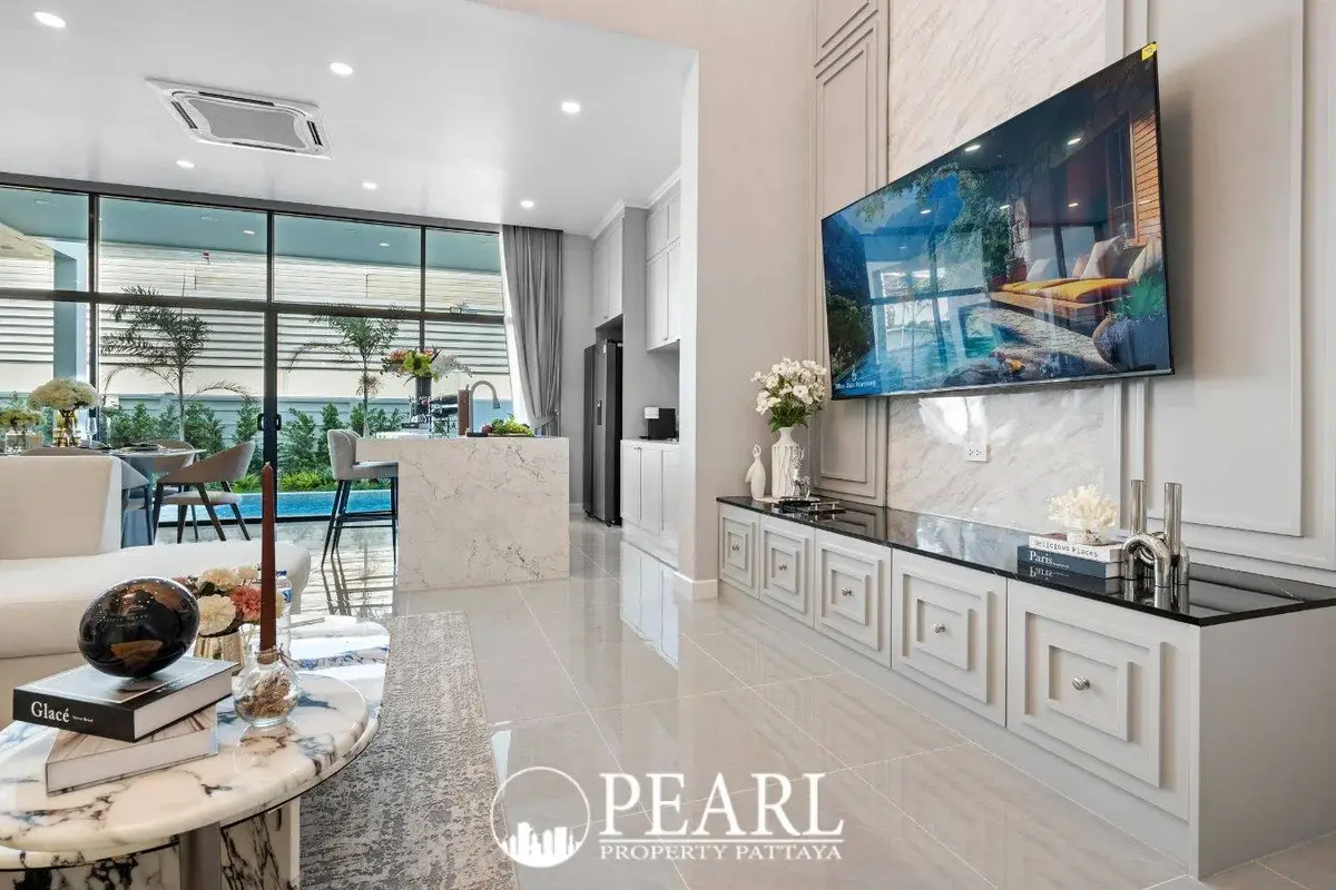 4 Bedroom House for Sale in Thamber Private Pool Villa modern kitchen with island and appliances