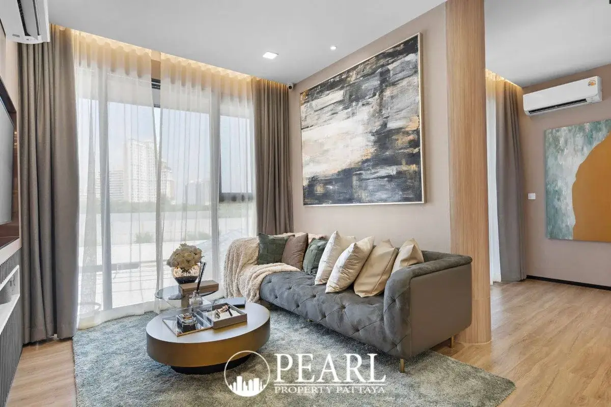 2 Bedroom Condo for Sale in Aquarous Jomtien Pattaya modern kitchen