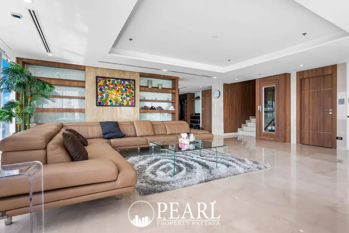 4 Bedroom Condo for Sale at Palm Wongamat private balcony overlooking the ocean